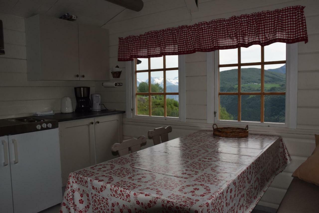 Hesthaug Gard Apartment Eidsdal Ngoại thất bức ảnh